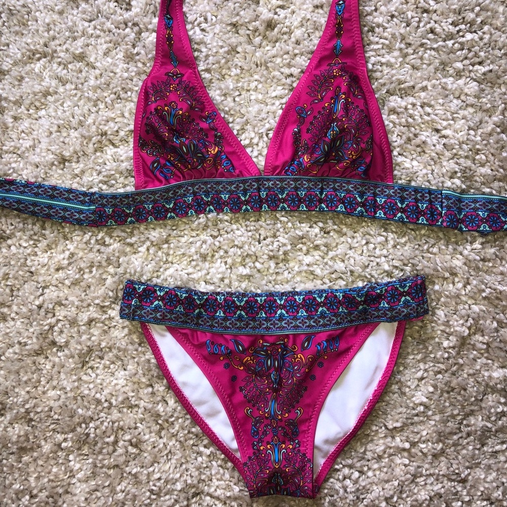 COLORFUL SWIMSUIT - Picture 2 of 3